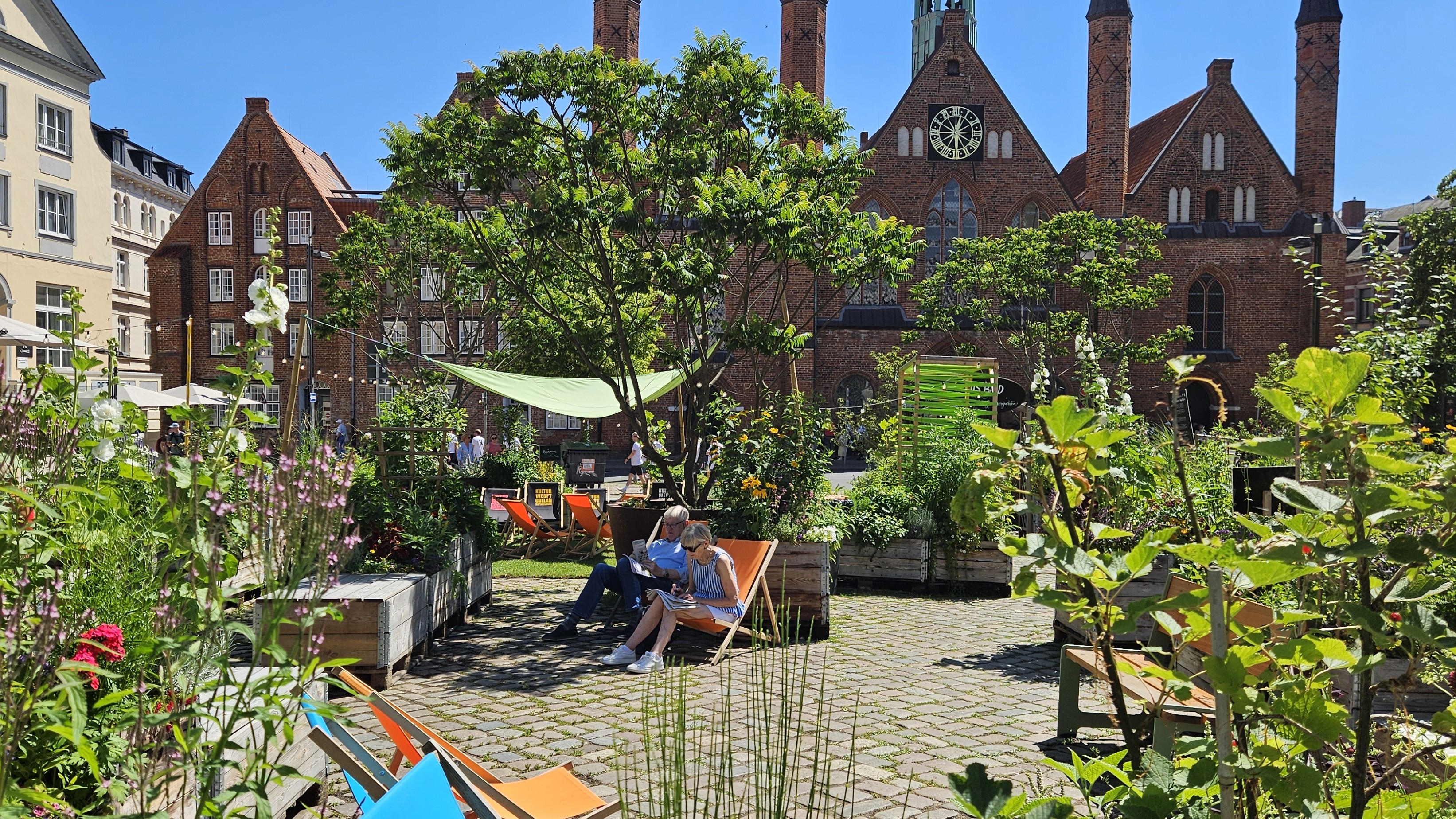 City Center Watch #4: Summer gardens, pools and growing pains